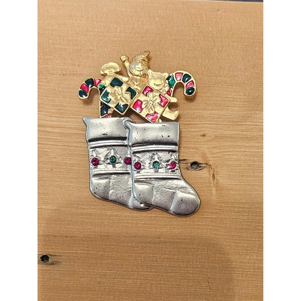 Vintage Christmas Brooch Holiday‎ Stocking Gifts Santa Boot Rhinestone Pin